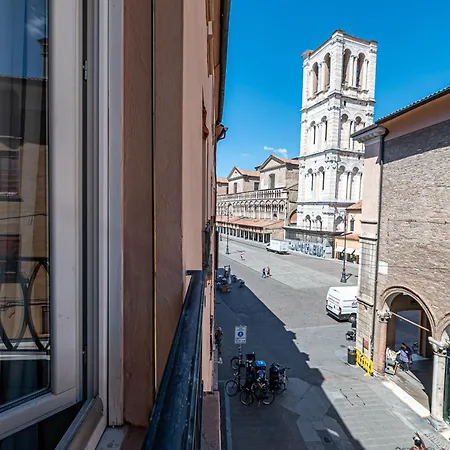 Medieval In Piazza Trento-trieste Διαμέρισμα *