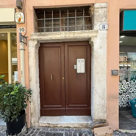 דירה Medievale Su Piazza Trento-trieste -