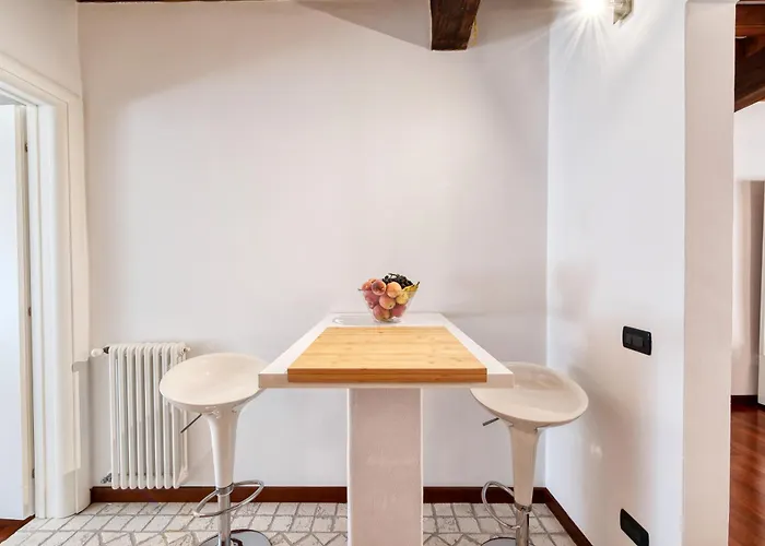 Medieval In Piazza Trento-trieste * Ferrara