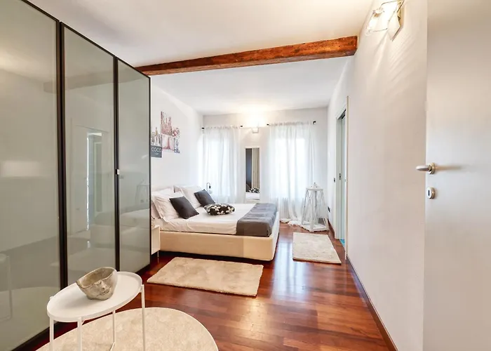 Medieval In Piazza Trento-trieste 페라라