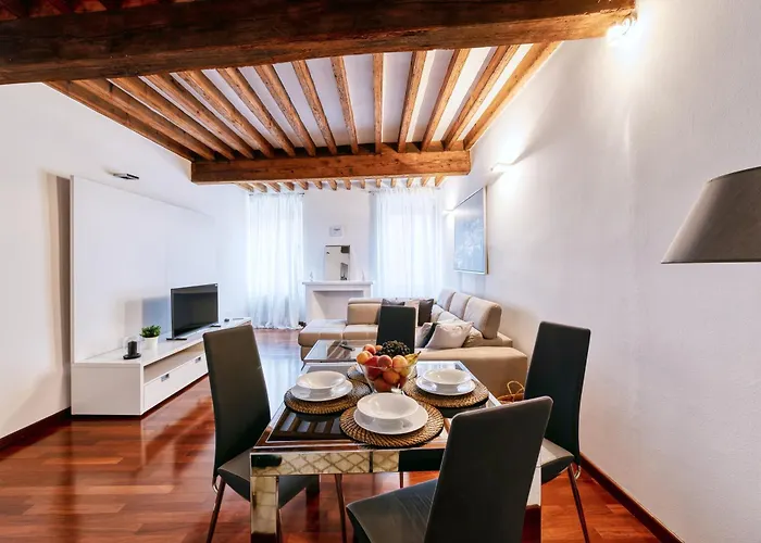 Medieval In Piazza Trento-trieste Apartament